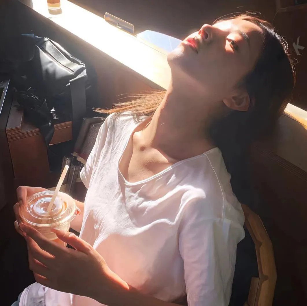 劳拉·马尔斯的眼睛